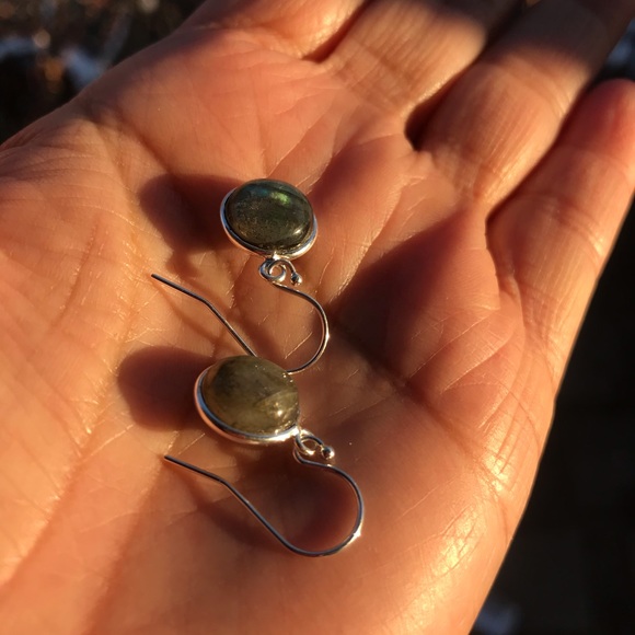 Sterling silver And Labradorite Earrings - Picture 3 of 9